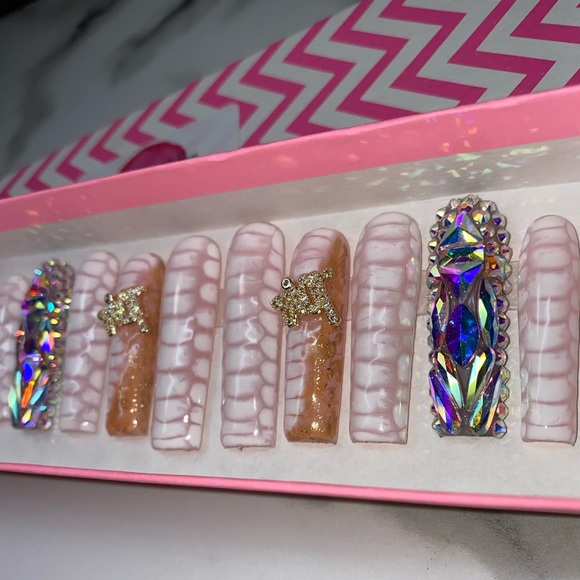 Press on nails by elegantnailbox - Picture 6 of 6